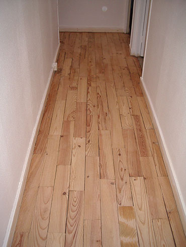 Poncer le parquet